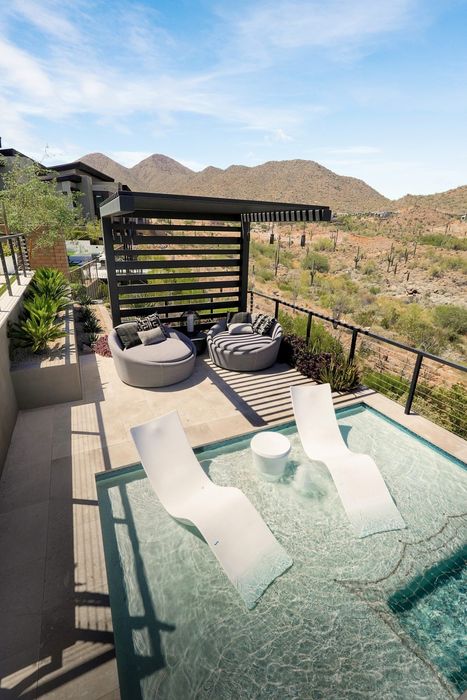 The pergola lounge